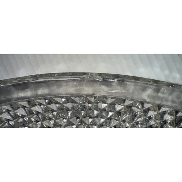 Indiana Glass Diamond Point Oval Butter Dish with Lid 9" x 6" x 5.5" CHIP ON LID - Picture 7 of 7